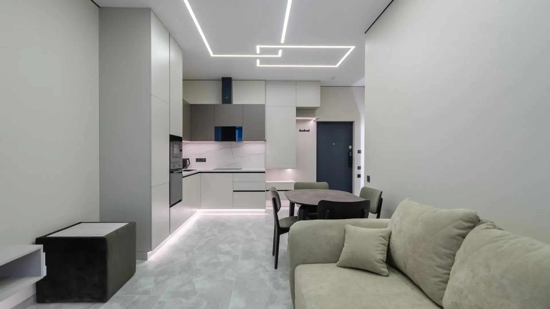 Petrovdom Apartments 33-413 In Rc Manhattan , Beresteiskyi 11 키예프