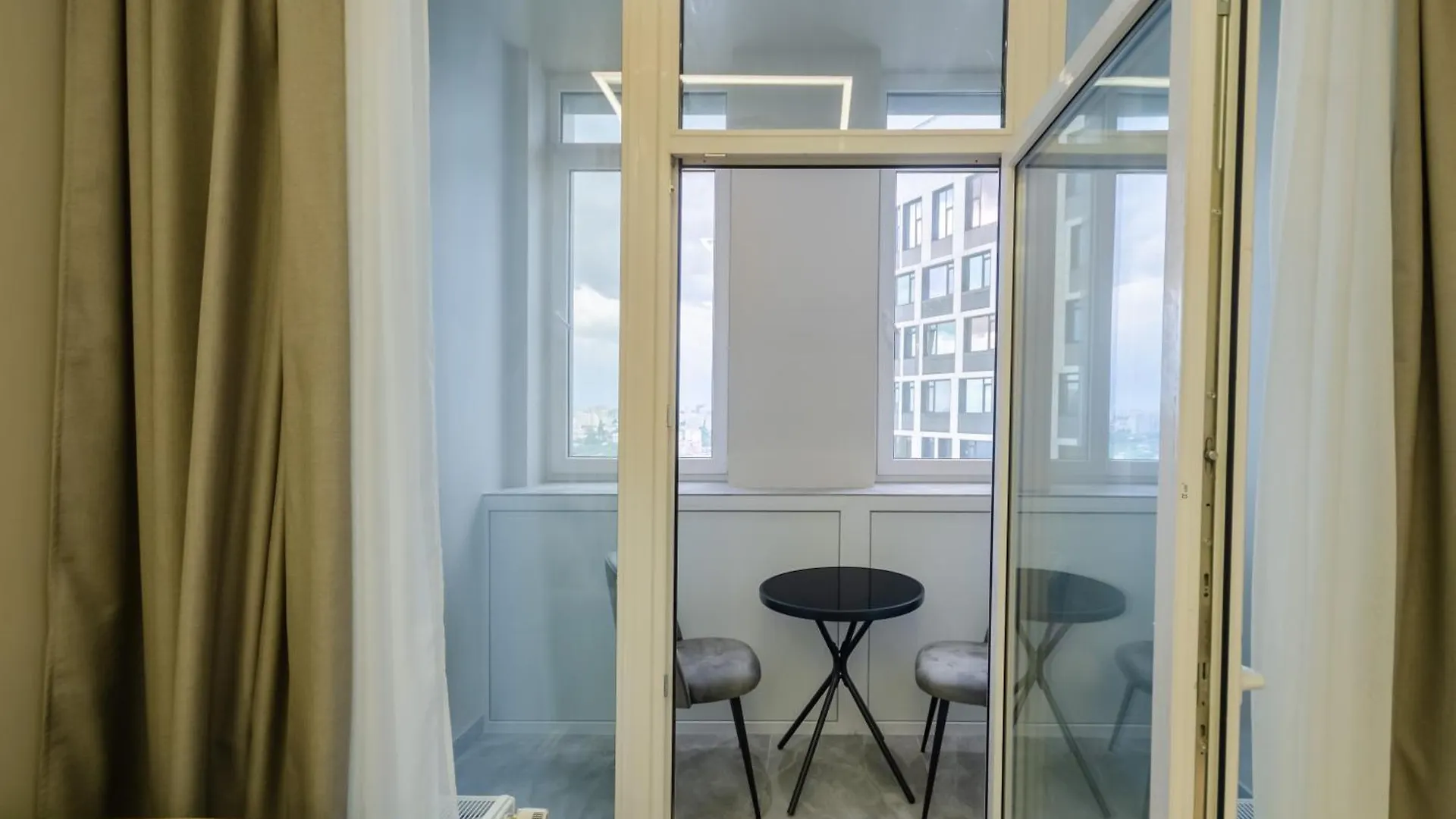 Petrovdom Apartments 33-413 In Rc Manhattan , Beresteiskyi 11 키예프
