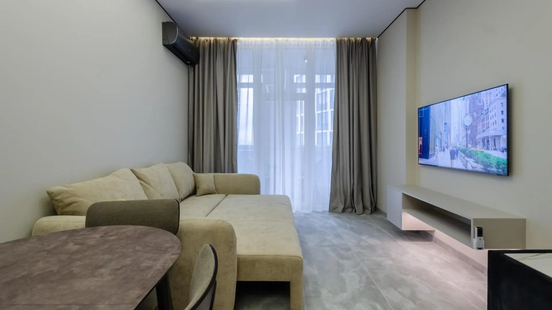 Petrovdom Apartments 33-413 In Rc Manhattan , Beresteiskyi 11 키예프