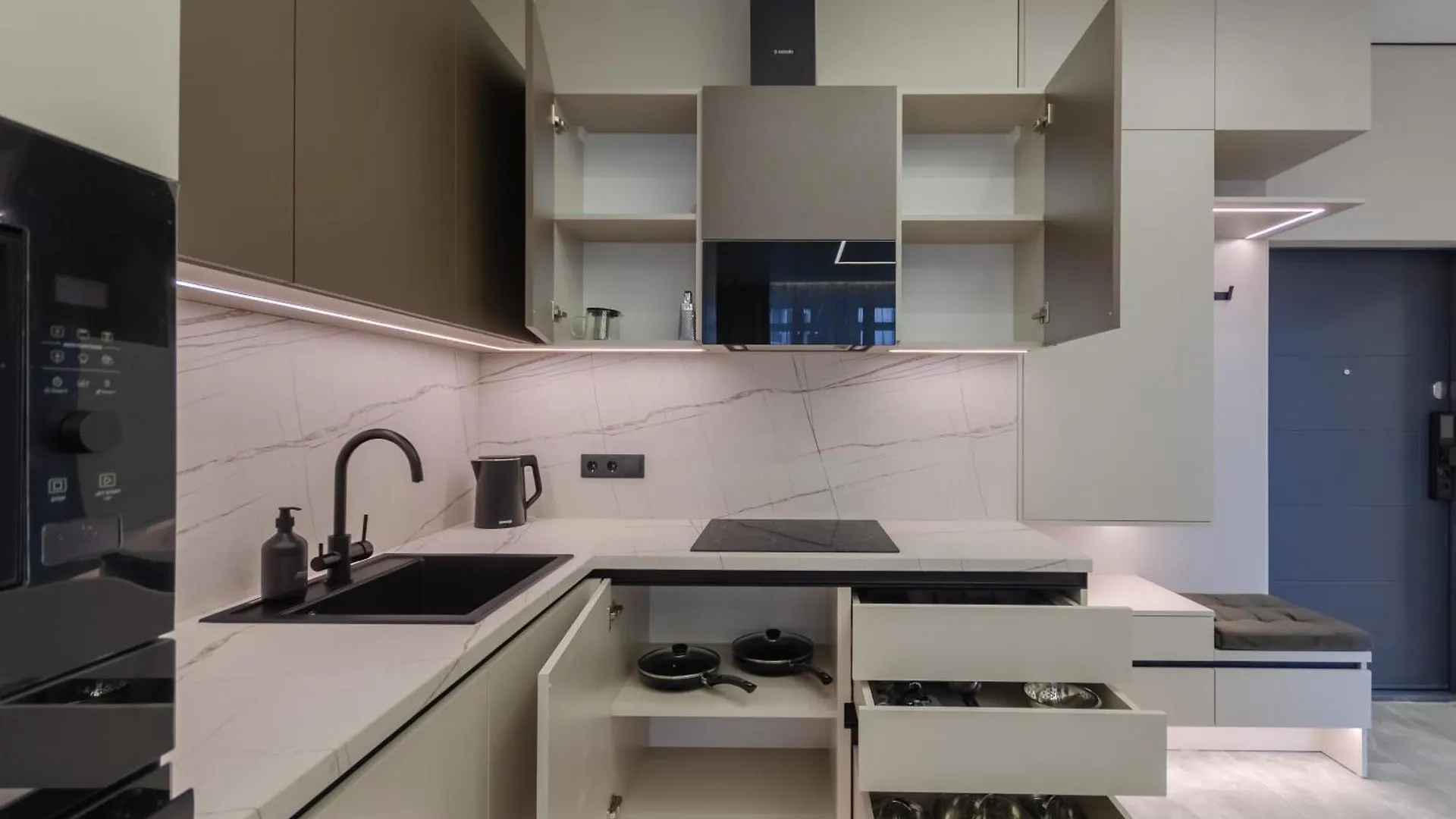Petrovdom Apartments 33-413 In Rc Manhattan , Beresteiskyi 11 키예프 0*,