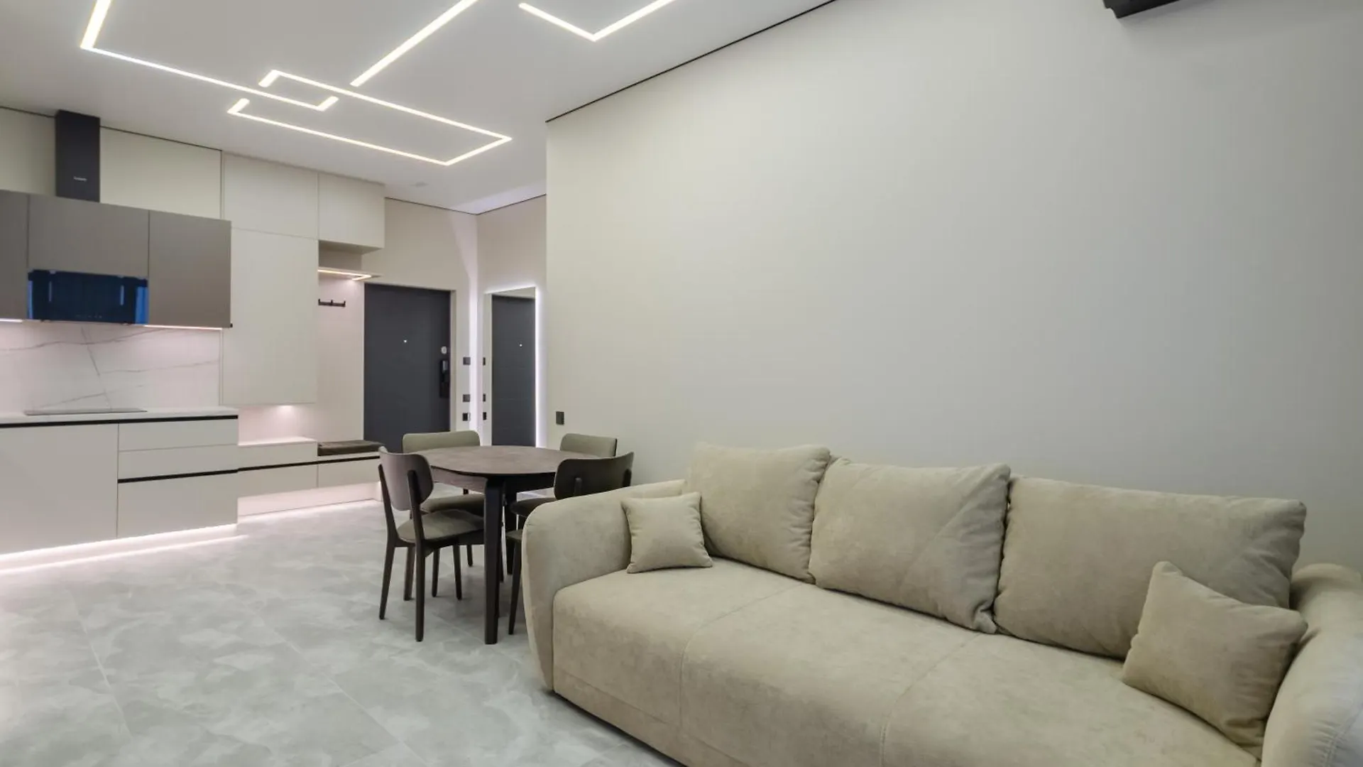 Petrovdom Apartments 33-413 In Rc Manhattan , Beresteiskyi 11 키예프